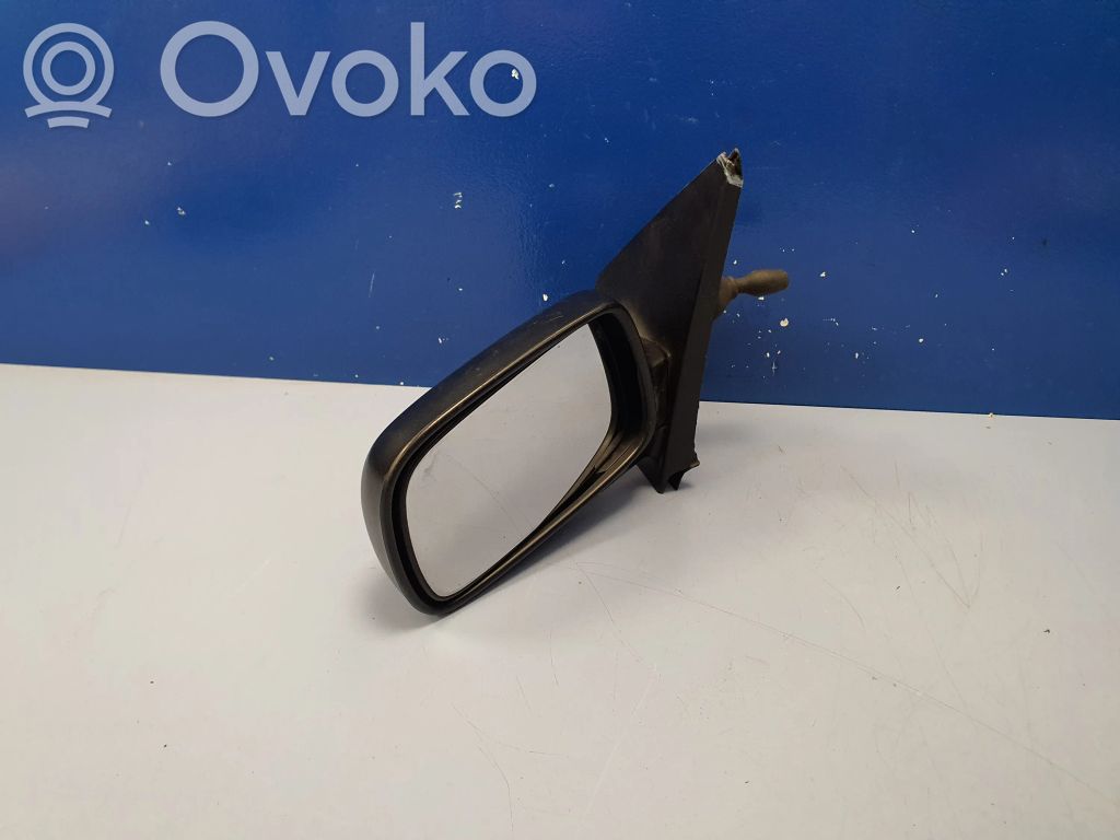 Toyota Yaris Manualne lusterko boczne drzwi przednich 