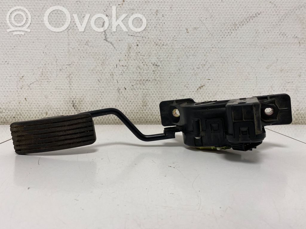 Mitsubishi Grandis Pedał gazu / przyspieszenia 