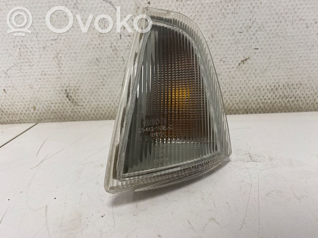Opel Omega A Indicatore di direzione anteriore 