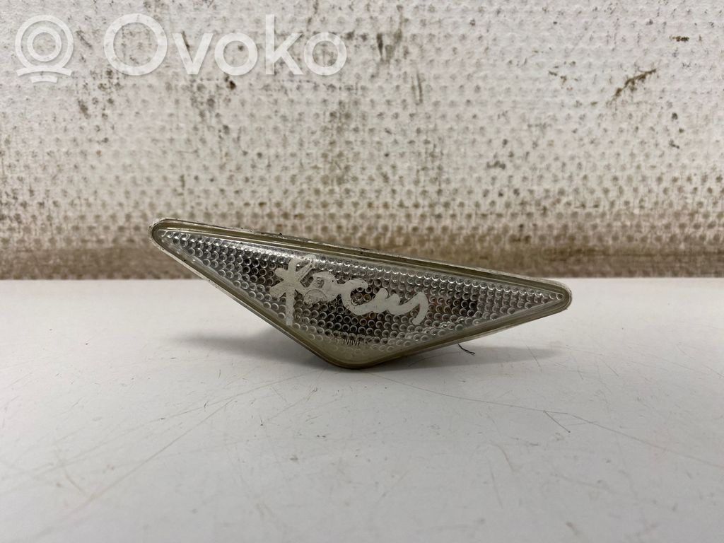 Ford Focus Kierunkowskaz błotnika przedniego 