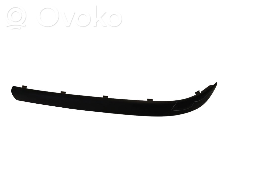 Front bumper splitter molding   7030607
