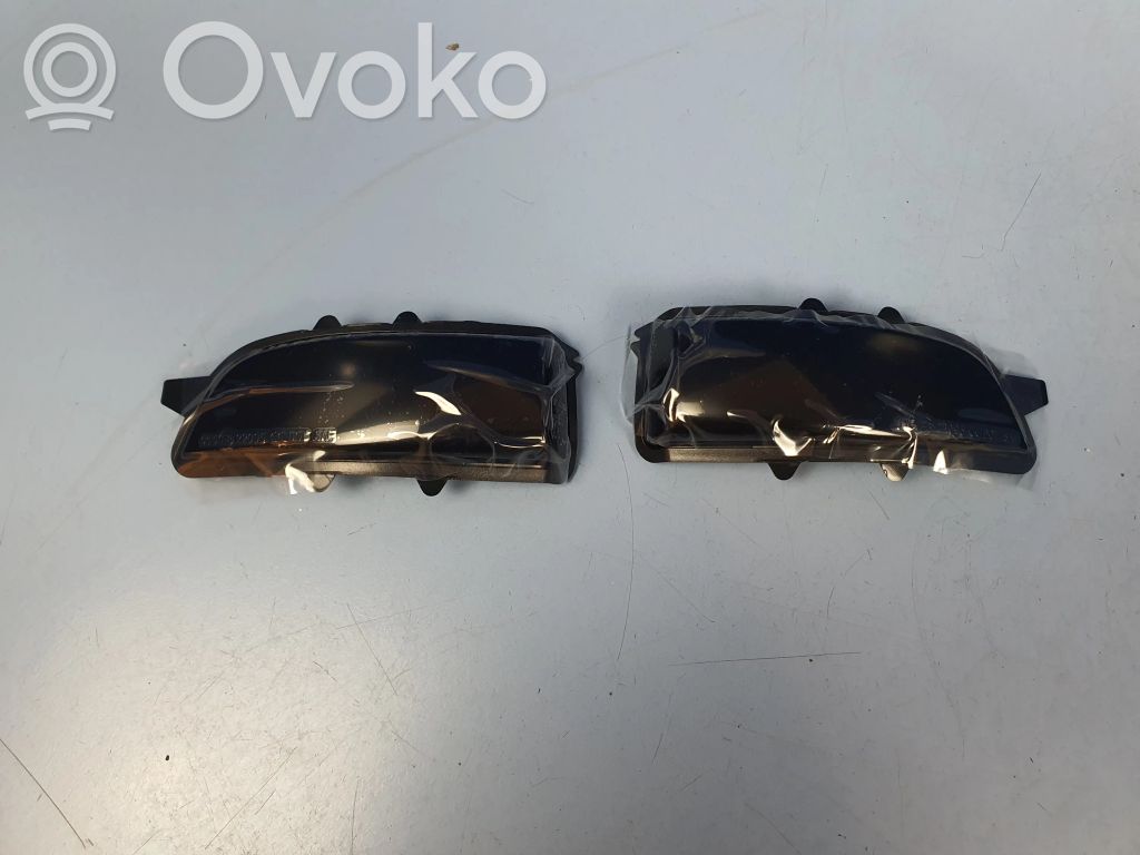 Volvo S60 Mirror indicator light 