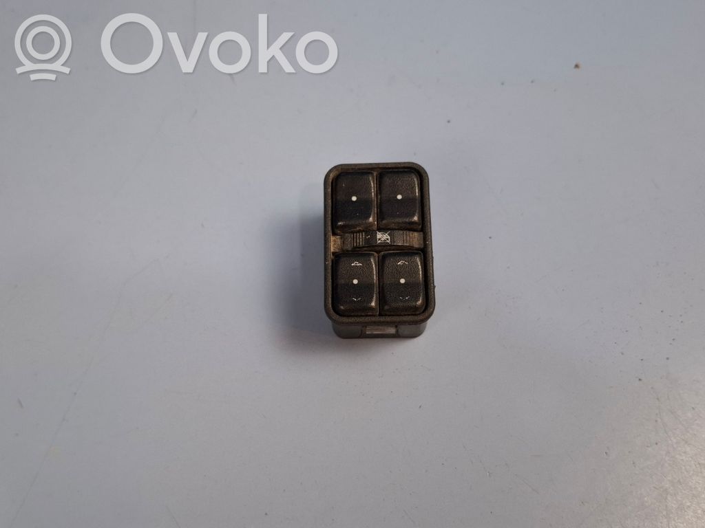 Opel Zafira A Electric window control switch 