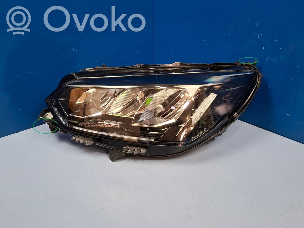 Peugeot 208 I Lampa przednia 
