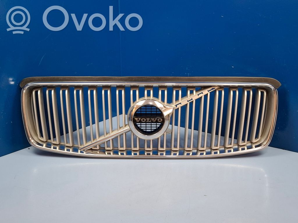Volvo XC90 Etupuskurin ylempi jäähdytinsäleikkö 