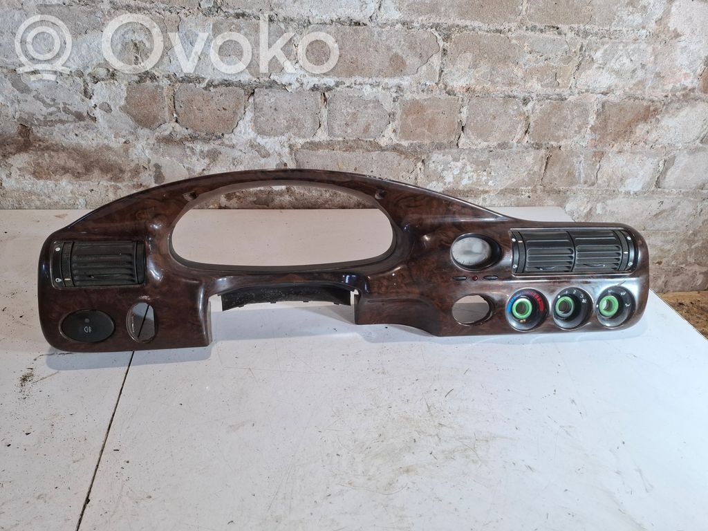 Ford Escort Panelis 