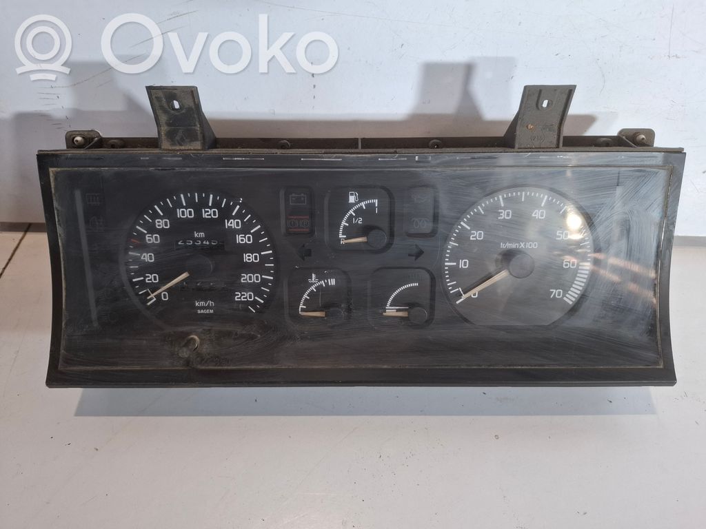 Renault 19 Speedometer (instrument cluster) 