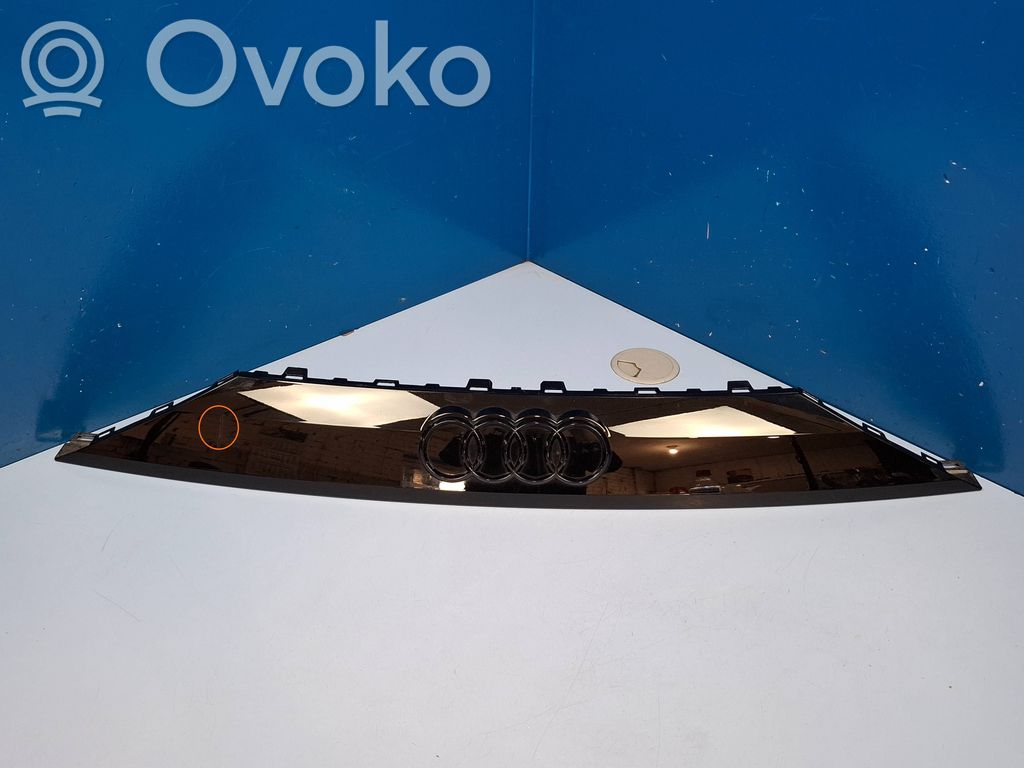 Audi Q8 Éclairage de plaque d'immatriculation 