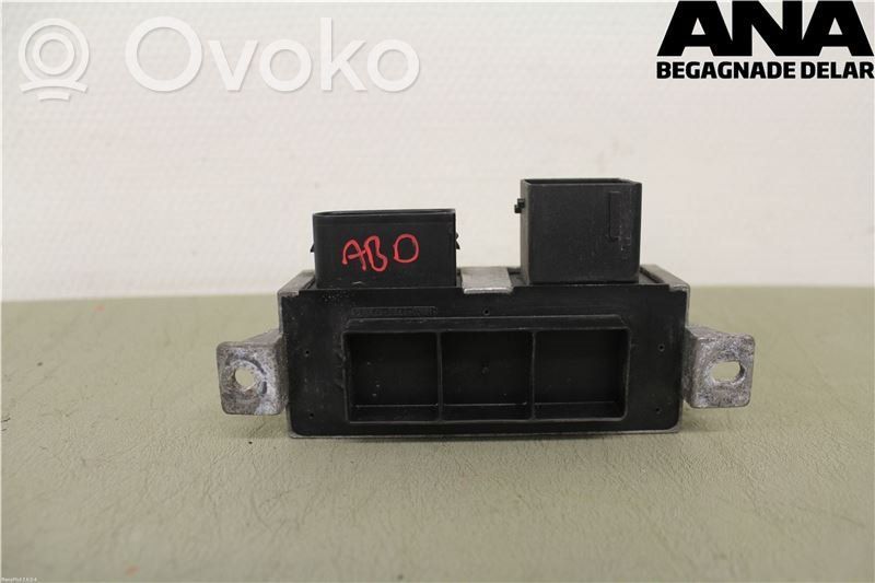 Opel Movano B Przekaźnik rozrusznika 