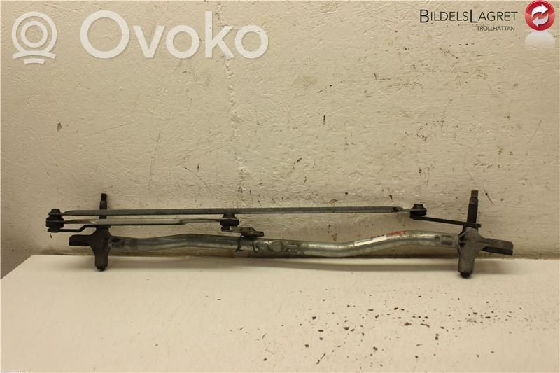 Volvo V60 Front wiper linkage 