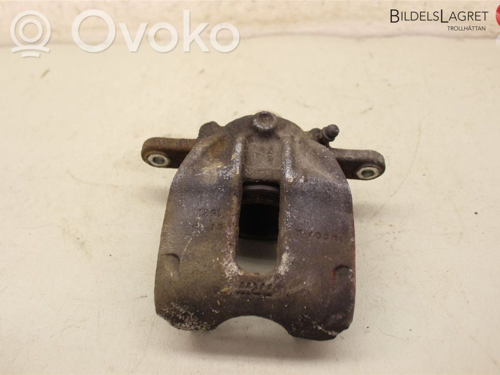Nissan Note (E12) Front brake caliper 