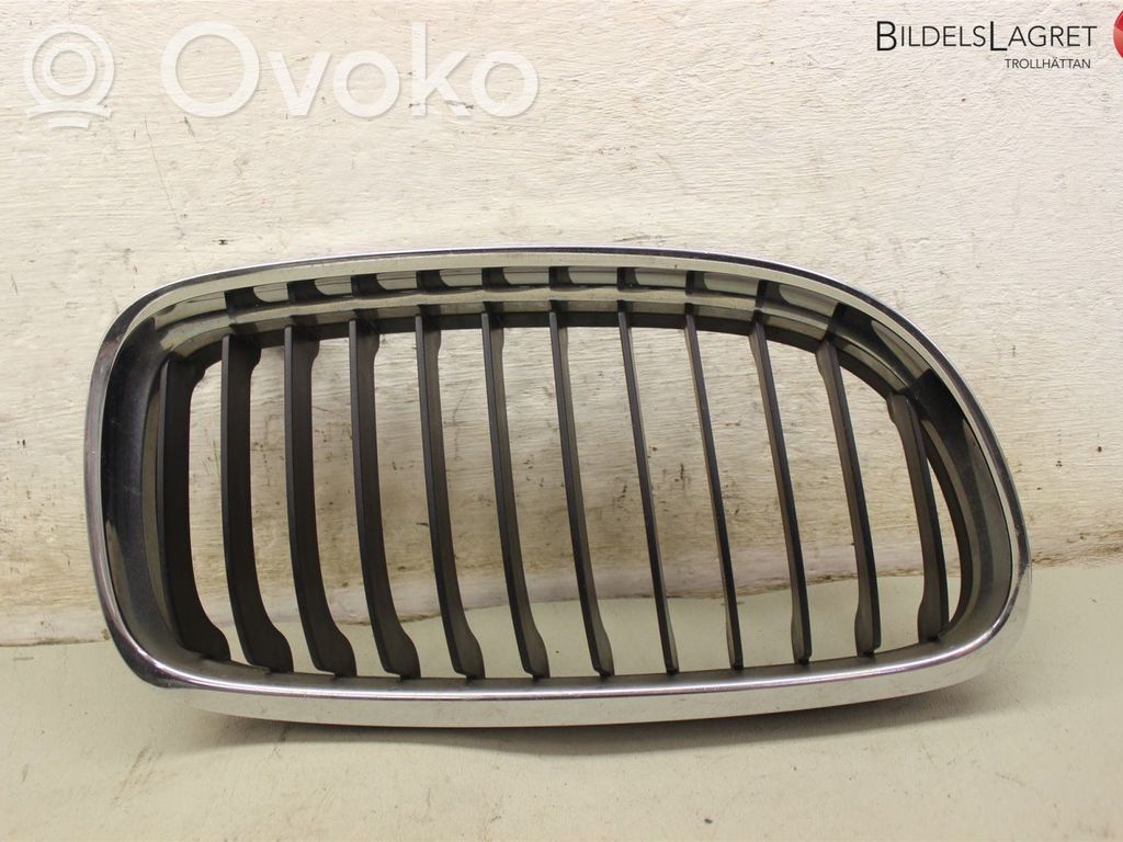 BMW 3 E90 E91 Нижняя решётка (из трех частей) 