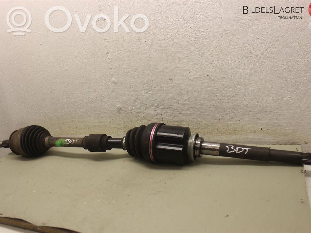 Etuvetoakseli   3815A682