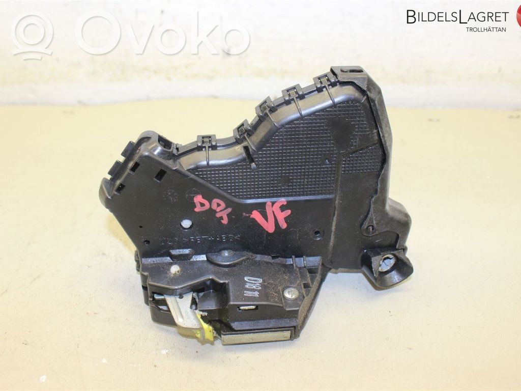 Toyota Auris 150 Front door lock 