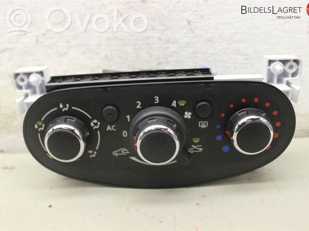 Dacia Duster Climate control unit 
