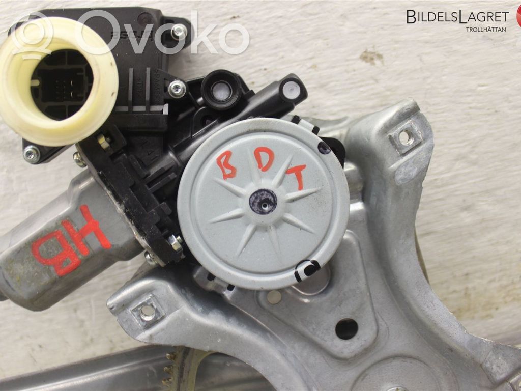 Toyota Auris 150 Elektryczny podnośnik szyby drzwi tylnych 