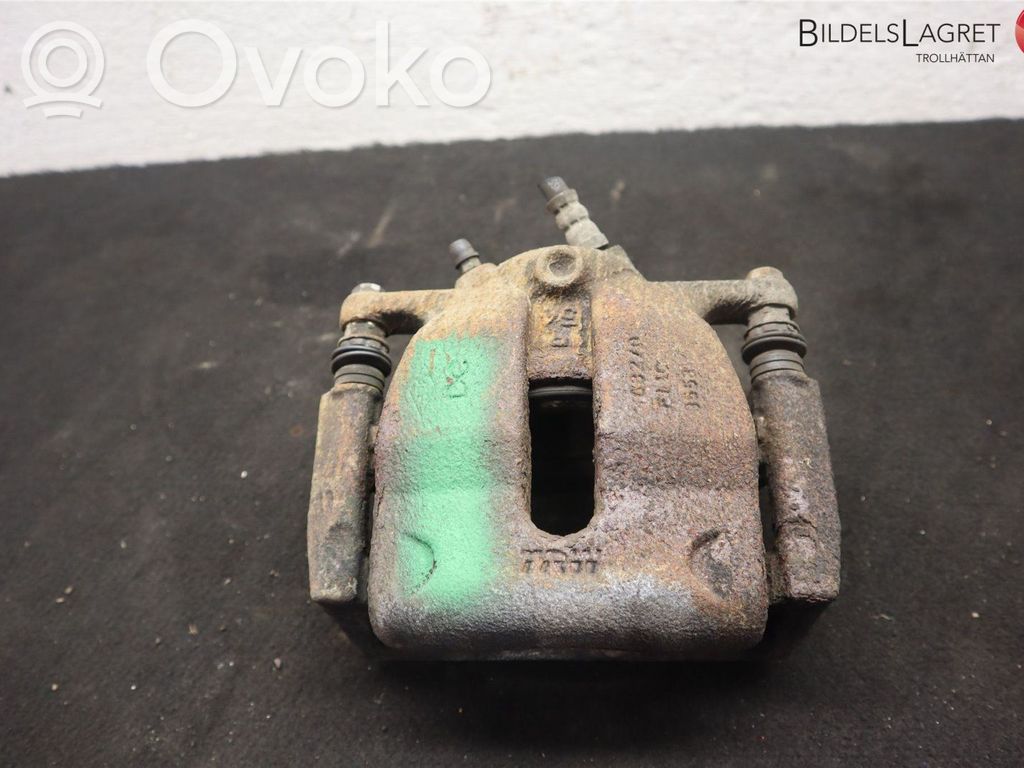 Renault Kangoo II Zacisk hamulcowy przedni 