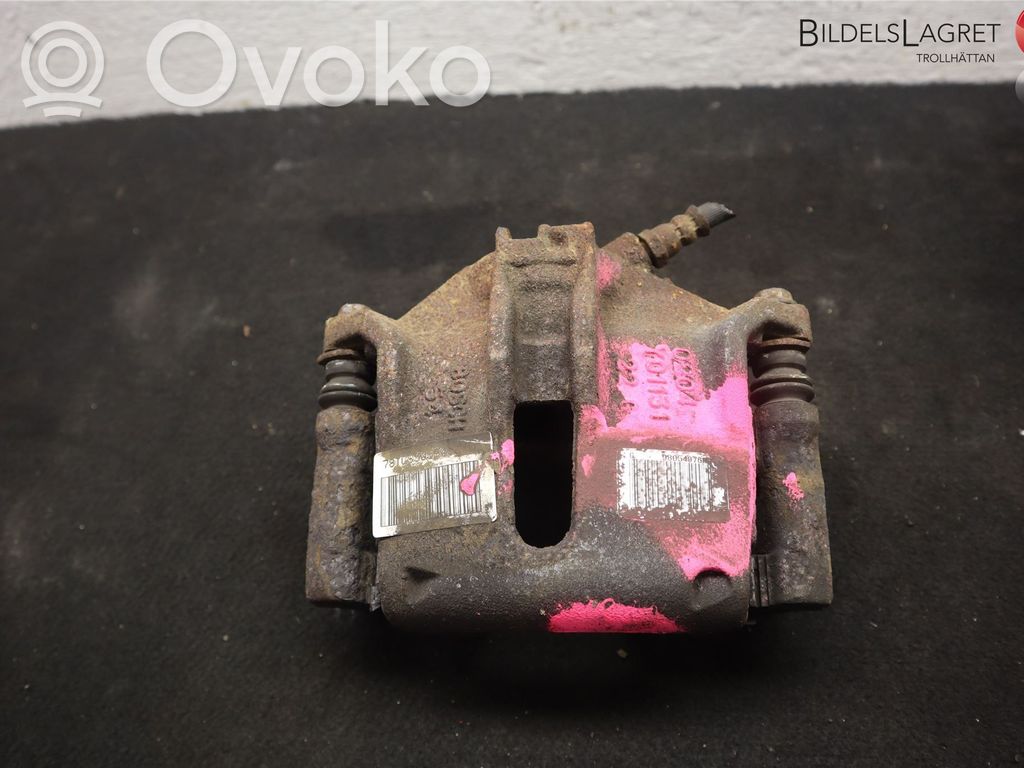 Peugeot 208 I Front brake caliper 