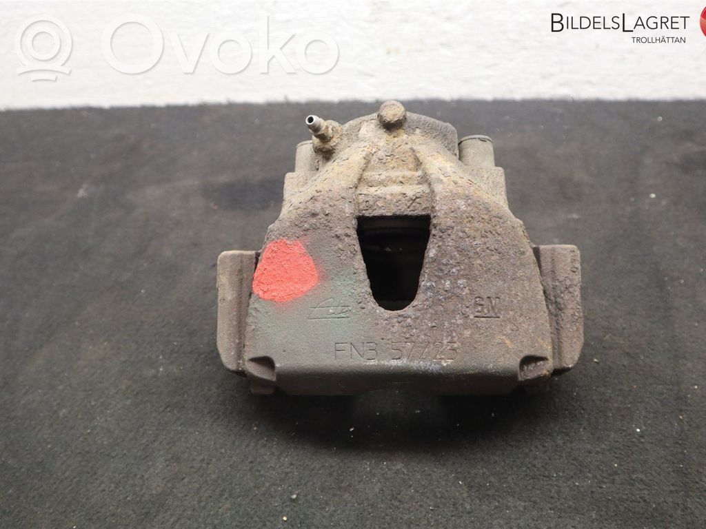 Saab 9-5 Передний суппорт 