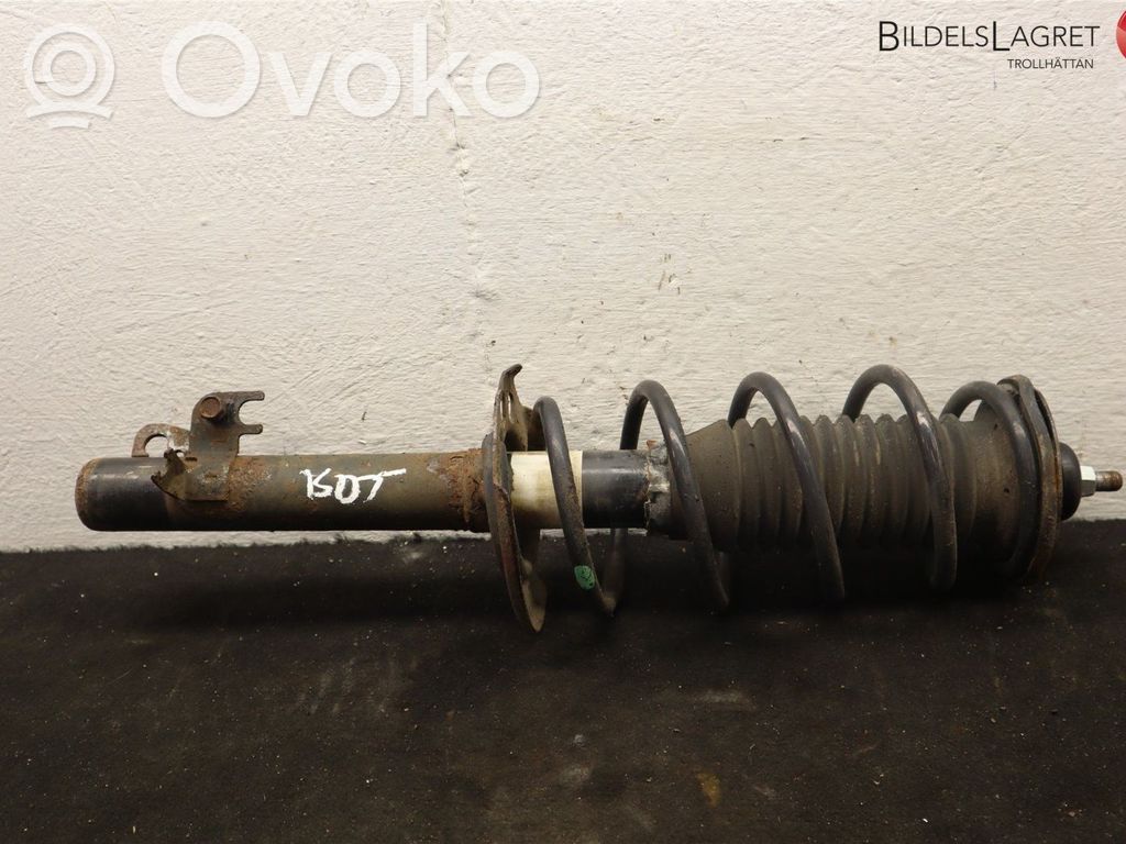 Peugeot 108 Front shock absorber with coil spring 