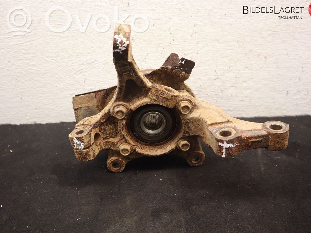 Hyundai i30 Achsschenkel vorne 