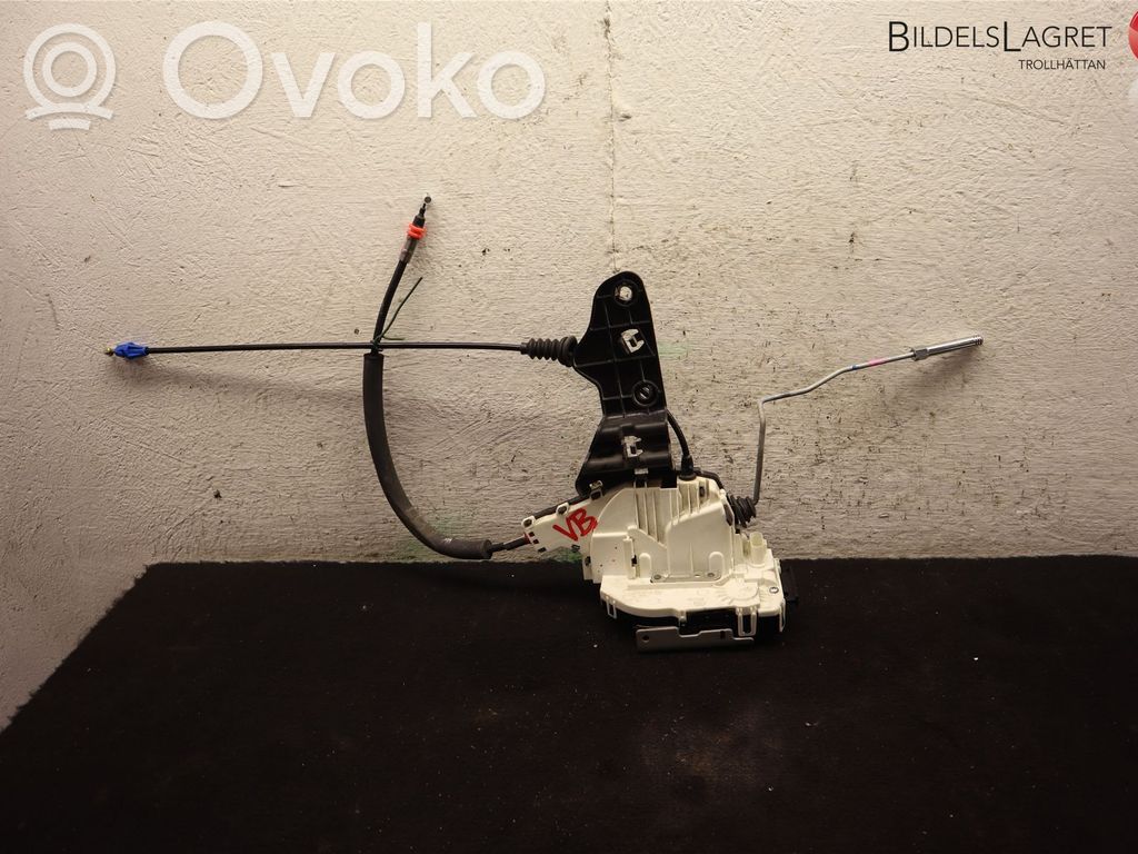 Zamek drzwi tylnych   K04589915AE,P04589915AD,P04589915AD