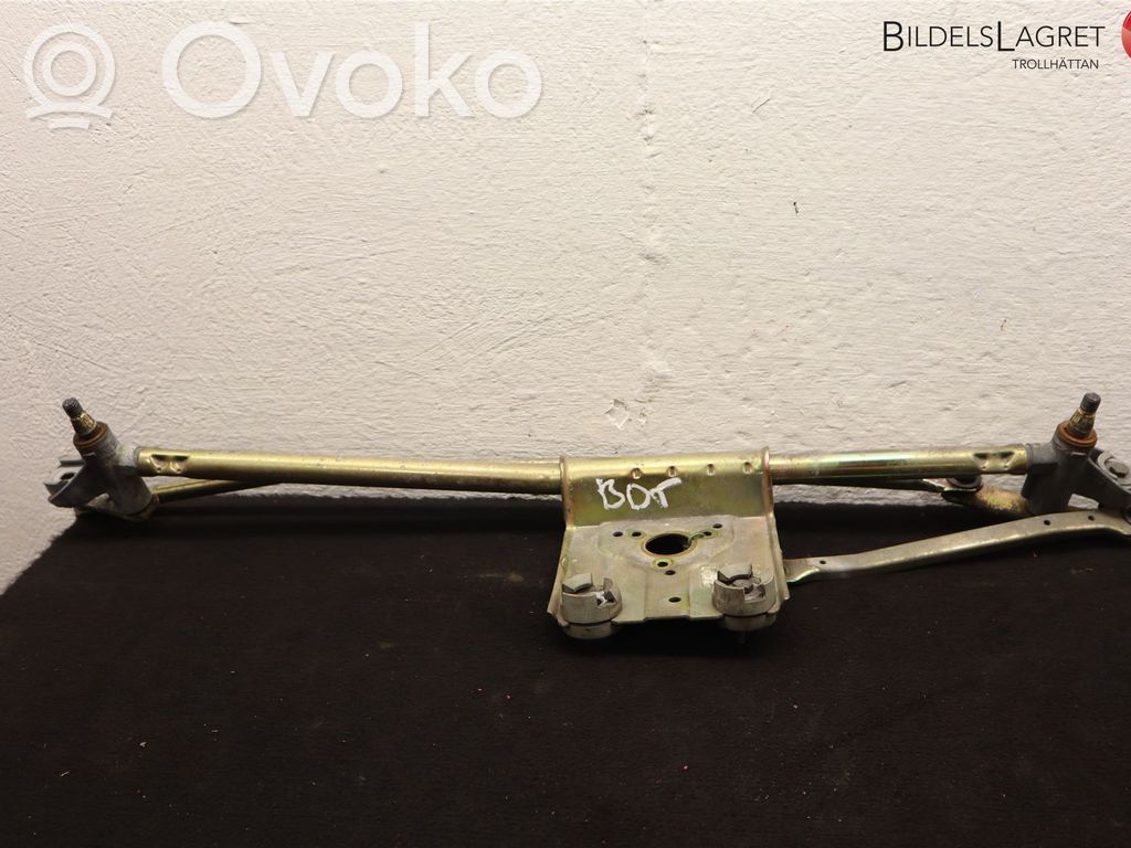 Saab 9-5 Front wiper linkage 