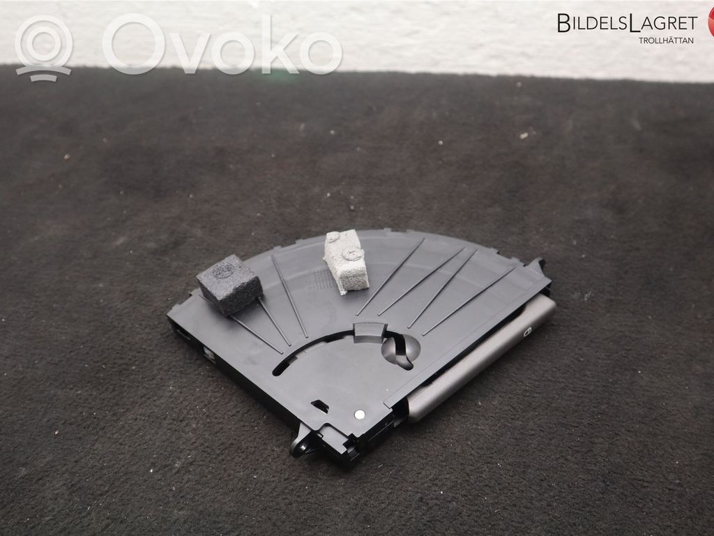 Saab 9-5 Cup holder front 
