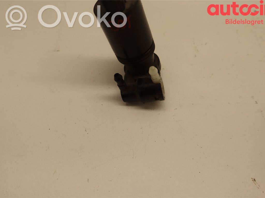 Volvo V40 Cross country Windscreen/windshield washer pump 