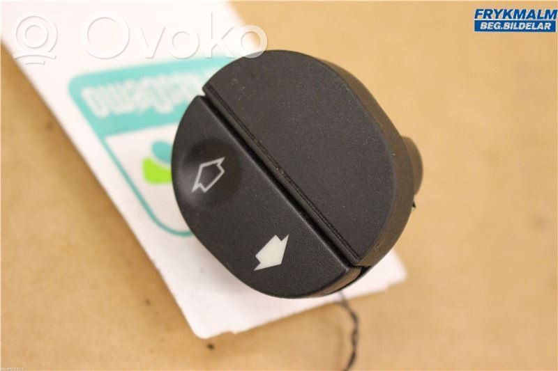 Electric window control switch   1107243,94FG14529AD