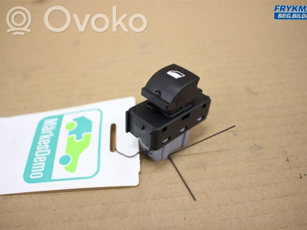 Citroen C4 Cactus Electric window control switch 