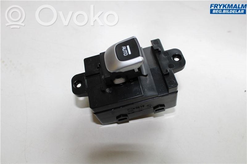 Electric window control switch   93580D4420BYF