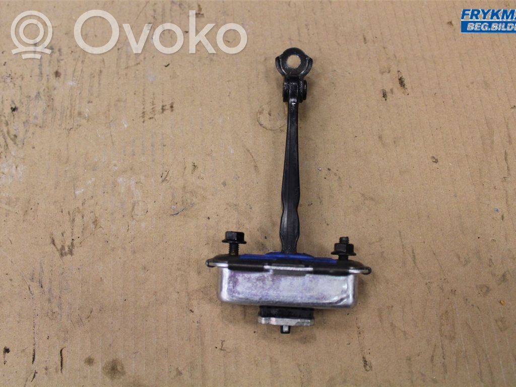 KIA Optima Takaoven pidätin 
