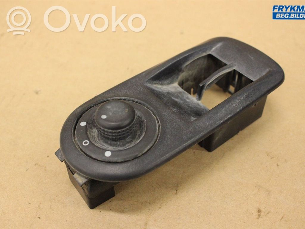 Opel Vivaro Wing mirror switch 