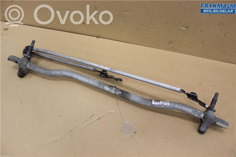 Volvo S80 Front wiper linkage 