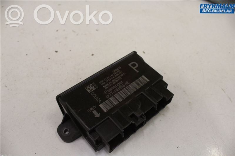 Ford Focus Door control unit/module 