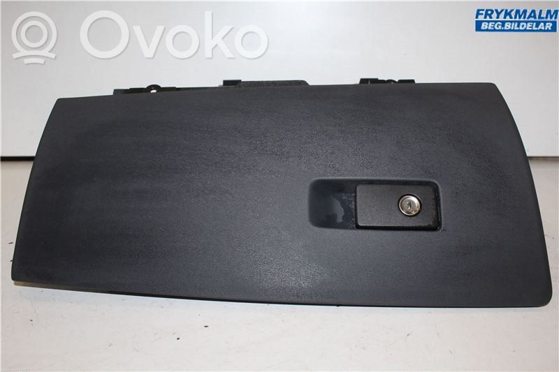 Volvo V70 Daiktadėžės (bordačioko) komplektas 
