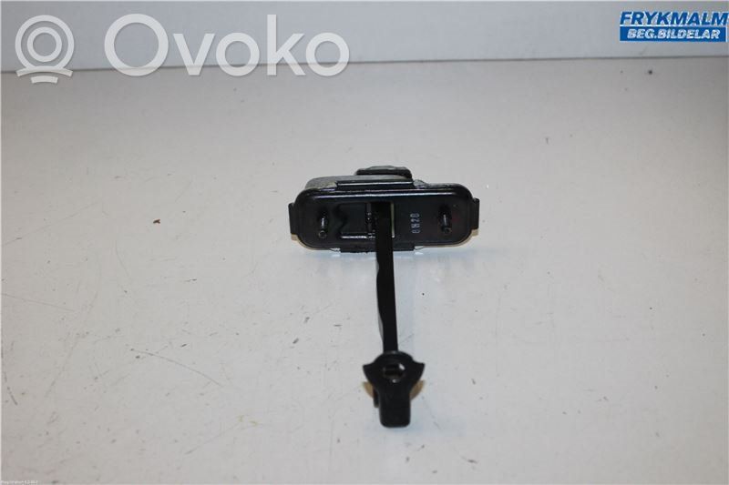 KIA Ceed Etuoven pidätin 