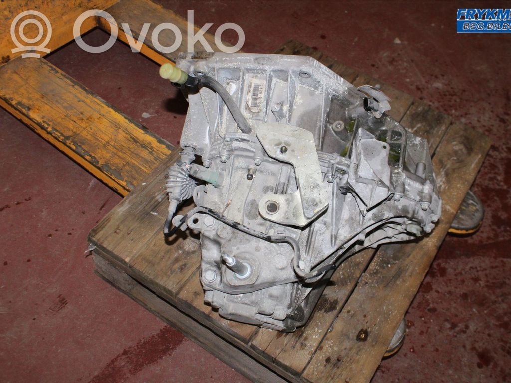 Manualna 6-biegowa skrzynia biegów   320107859R,320105827R,320105827R