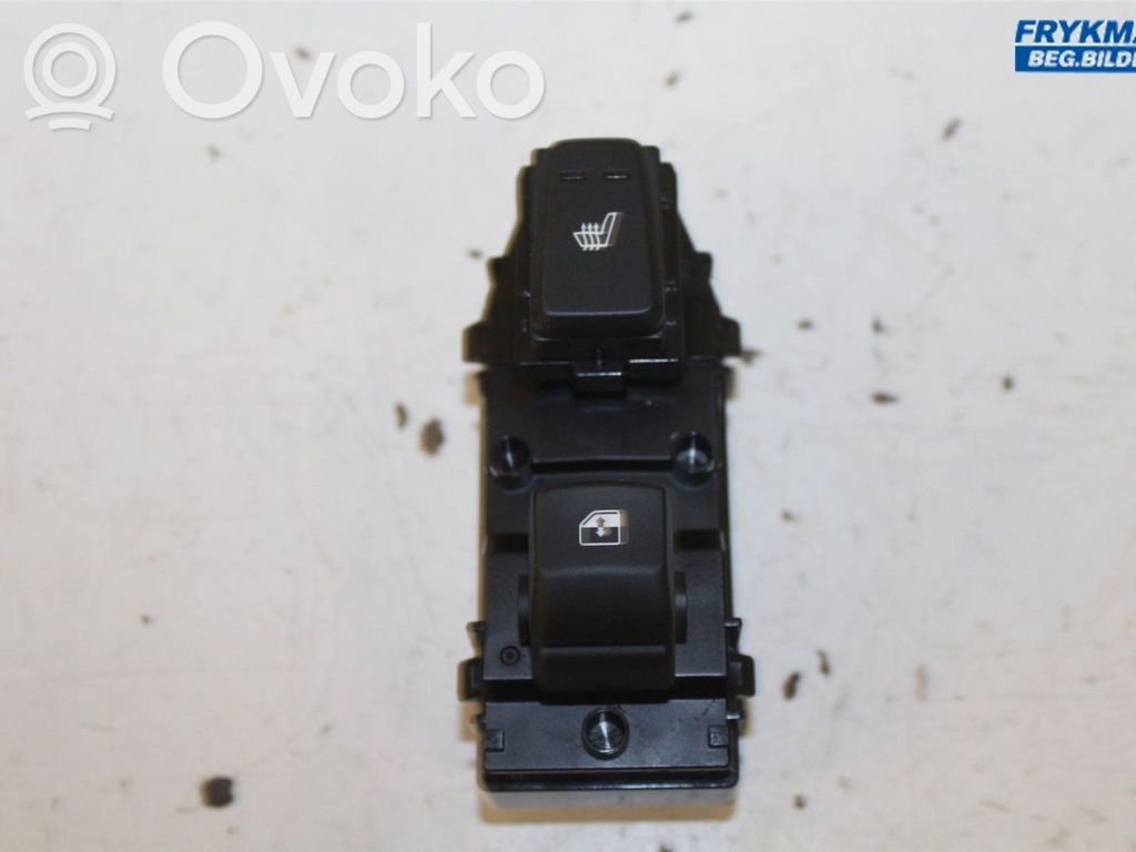 KIA Xceed Electric window control switch 