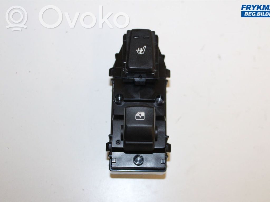 KIA Xceed Electric window control switch 