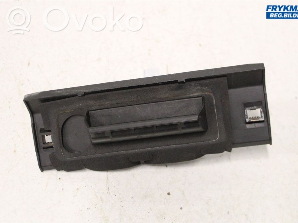 Peugeot 206 Uchwyt / Rączka zewnętrzna otwierania klapy tylnej / bagażnika 