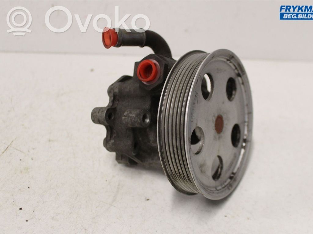 Audi A4 S4 B7 8E 8H Ohjaustehostimen pumppu 