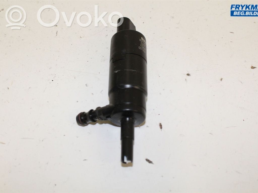 BMW X5 E70 Headlight washer pump 