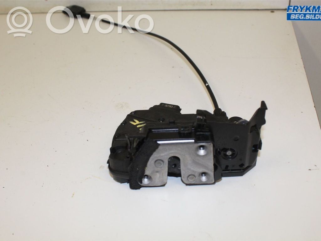 Opel Vivaro Cerradura de puerta delantera 