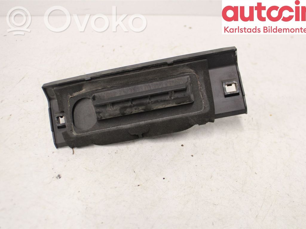 Peugeot 206 Uchwyt / Rączka zewnętrzna otwierania klapy tylnej / bagażnika 