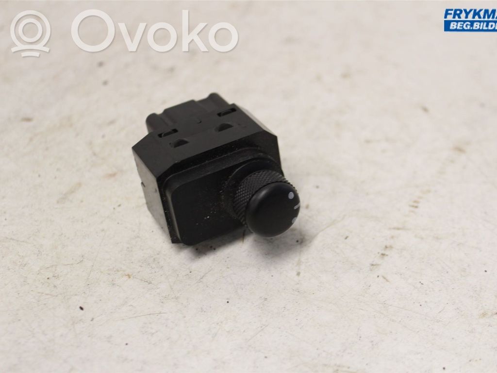 Suzuki Swift II Wing mirror switch 