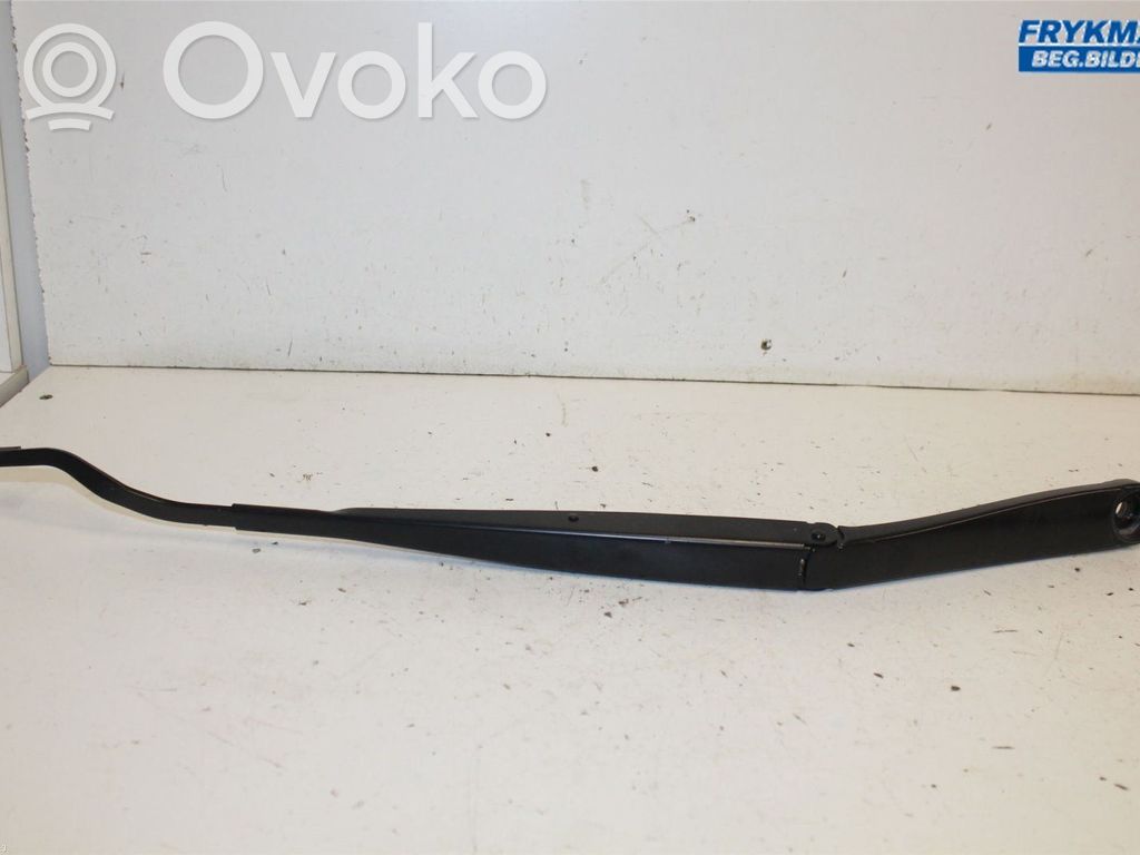 Priekinio stiklo valytuvų kojelė   98311P2000