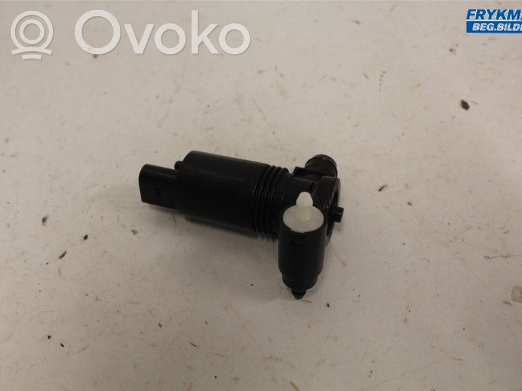 Volvo XC60 Windscreen/windshield washer pump 