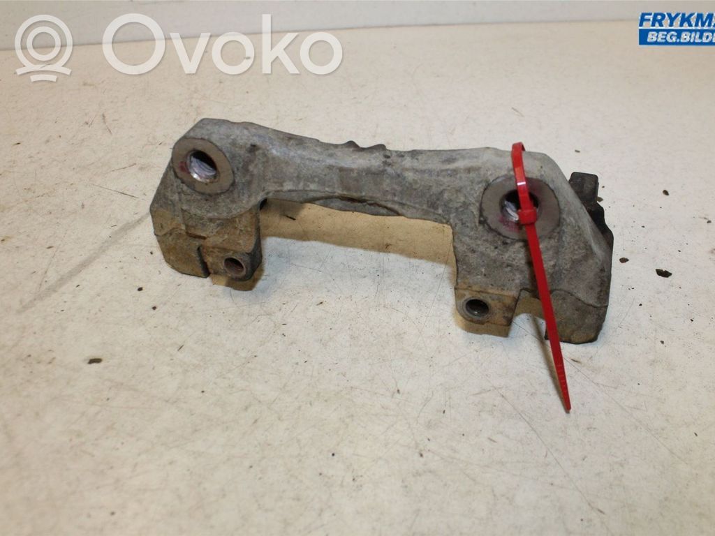 Opel Astra K Mocowanie przedniego zacisku hamulca 